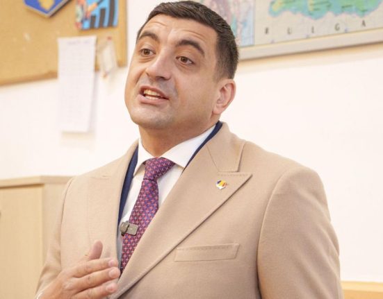 Liderul BNS critica anuntul lui Simion privind concedierea a 500000 de bugetari Sa se documenteze mai intai