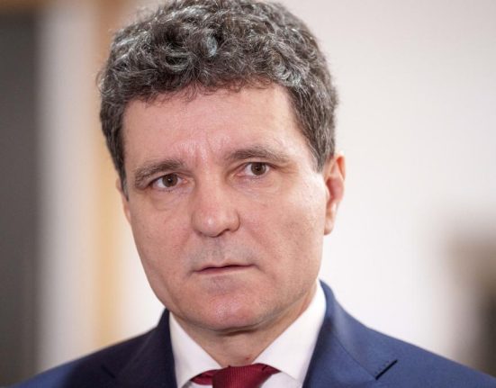 Nicusor Dan a calculat cati romani sunt necesari la vot