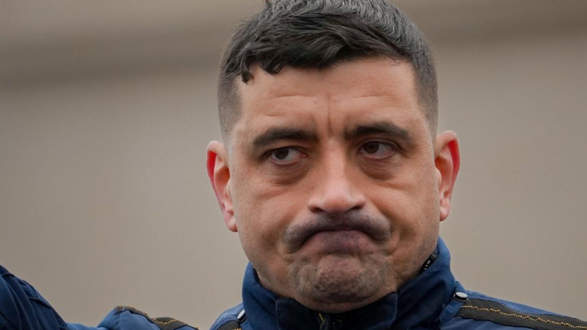 Politolog A jigni contracandidatul este penibil si daunator