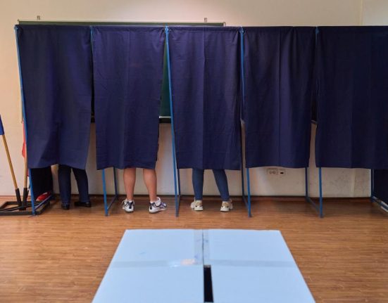 Presedinta unei sectii de votare din Prahova dusa la spital este insarcinata