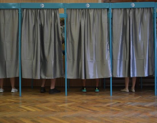 Romani din Diaspora se filmeaza votand IGPR ii ancheteaza