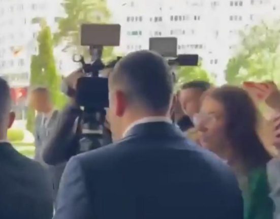 Simion scene violente dupa Congresul BNS A lovit un SPP ist cu cotul