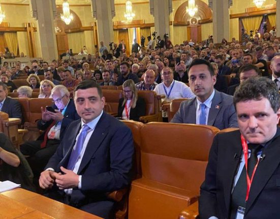 Sondaj CURS Diferenta de 4 intre George Simion si Nicusor Dan Cum se impart voturile de la Antonescu Ponta si Lasconi