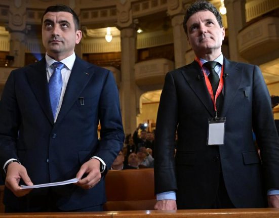 Stefan Popescu analist politic Populismul a atins cote alarmante sunt necesare dezbateri frecvente pentru evitarea haosului