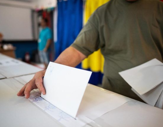 Turul 2 al alegerilor prezidentiale Inchiderea sectiilor in diaspora si tara