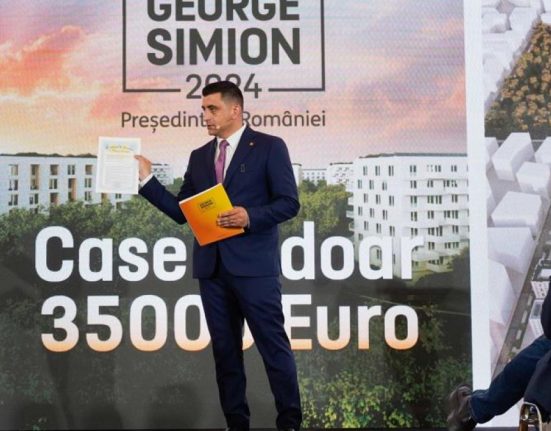Un avocat ajuta gratuit romanii sa l dea in judecata pe Simion