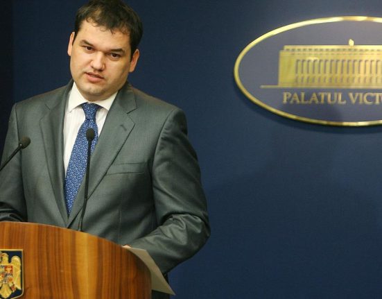 cseke atilla critica planul lui simion de concediere a 500000 de bugetari