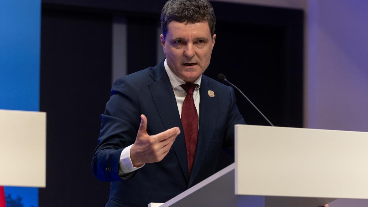 Ce a spus Nicusor Dan despre premierul Romaniei