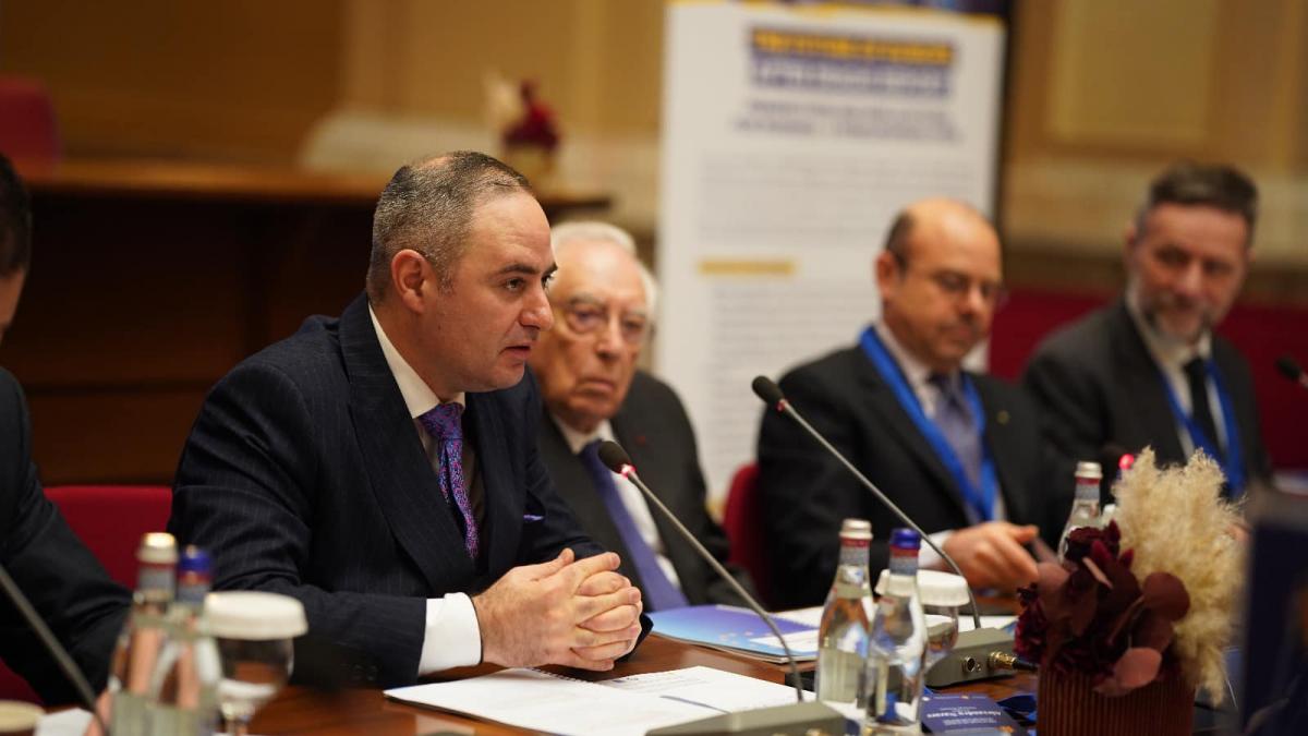 Guvernul intentioneaza sa impuna taxa pe profiturile excesive ale bancilor Nazare Va fi aplicata din 2026