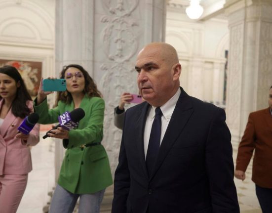 Ilie Bolojan explica expertilor Fitch despre deficitul bugetar