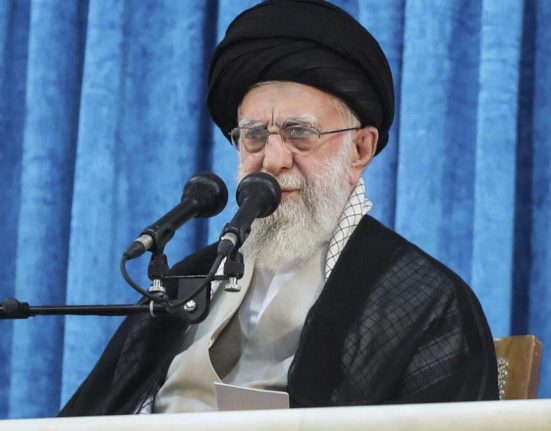 Khamenei se teme de asasinat se ascunde in buncar