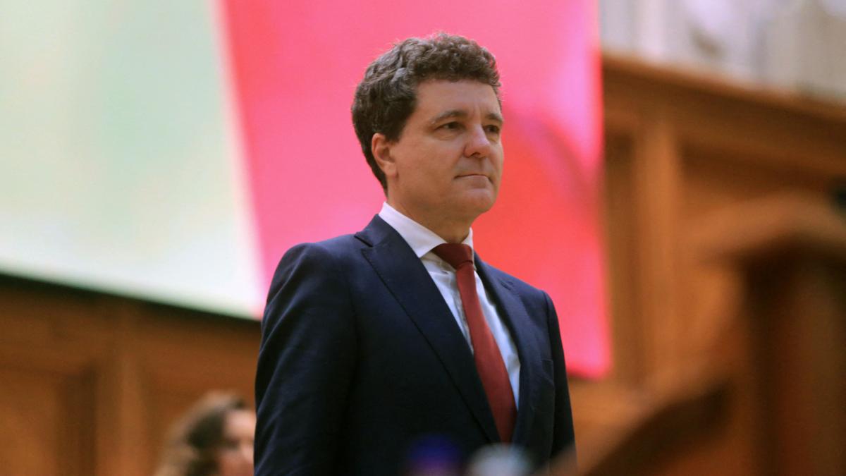 Peste jumatate dintre romani cred ca Nicusor Dan va fi un presedinte activ