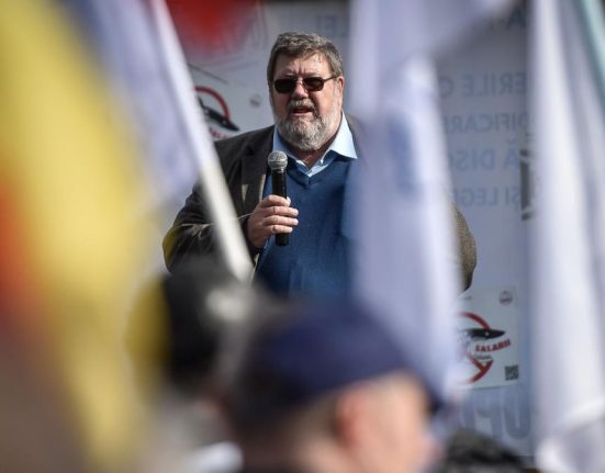 Reforma nu e legata de cei care au produs deficitul