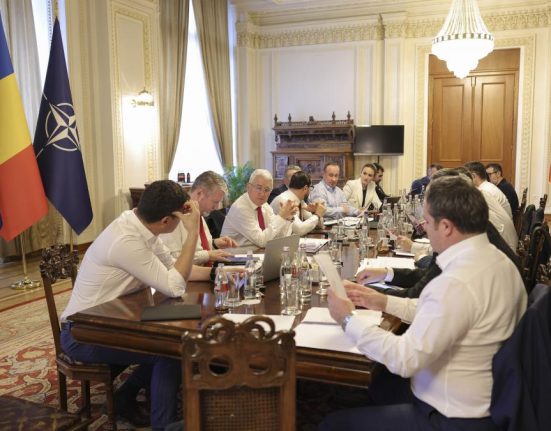 Tensiuni inaintea consultarilor USR si UDMR