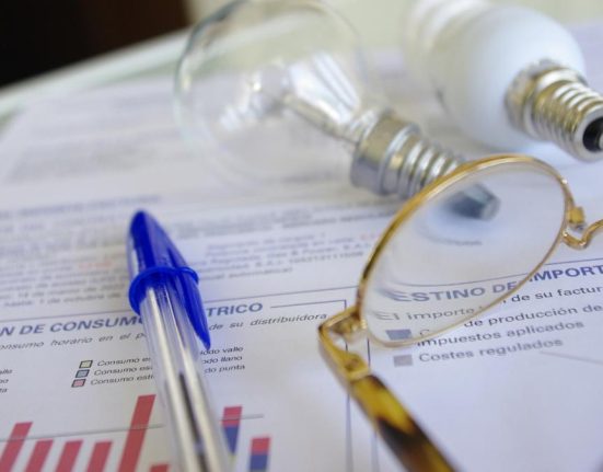 Tichet lunar de 71 lei pentru romani cu venituri mici