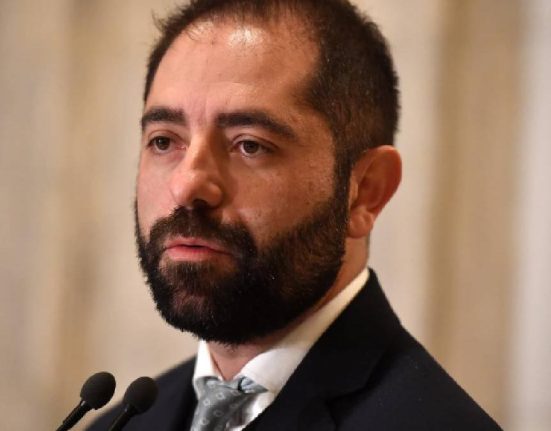 Consilierul prezidential Radu Burnete Tainerile vor fi mai dure daca nu ne imprumutam