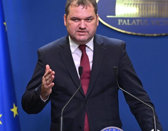 Cseke Attila Guvernul va inlatura mii de posturi din primarii