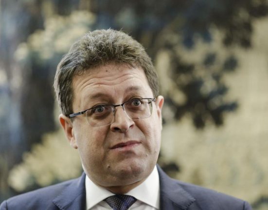Directorul RA APPS salariu si beneficii de aproape 1 milion euro anual