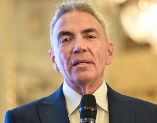 Dragos Anastasiu dezvaluie cine sunt voluntarii de la Guvern
