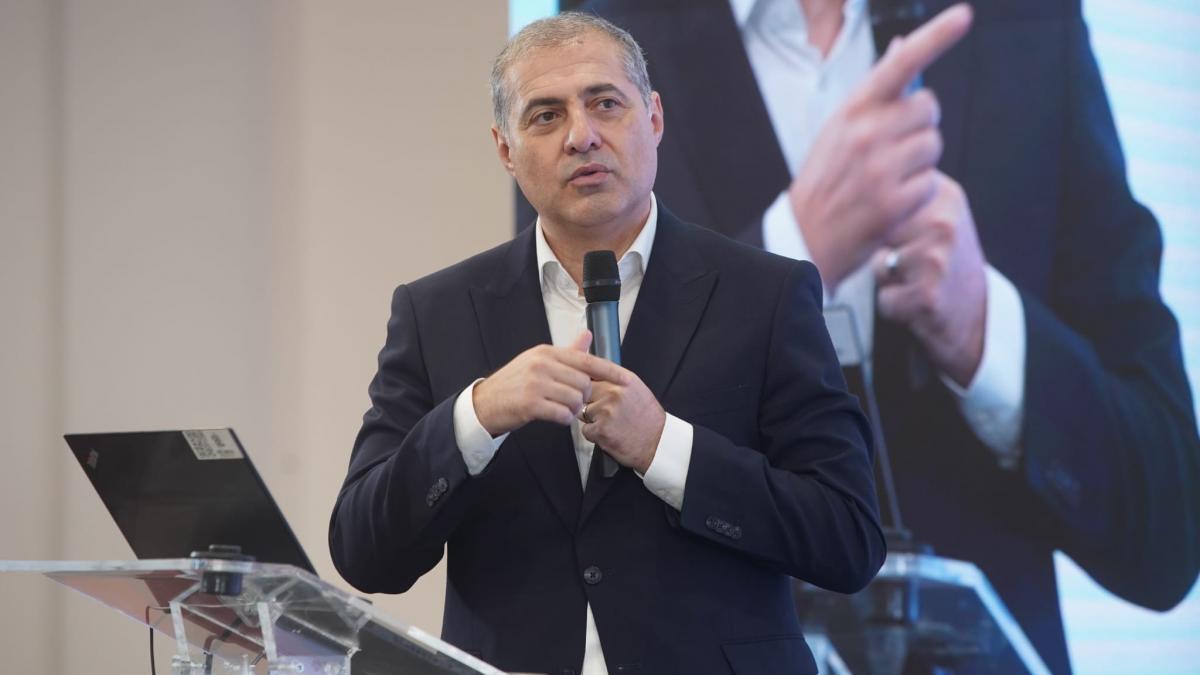 Florin Jianu critica cresterea taxelor si impozitelor