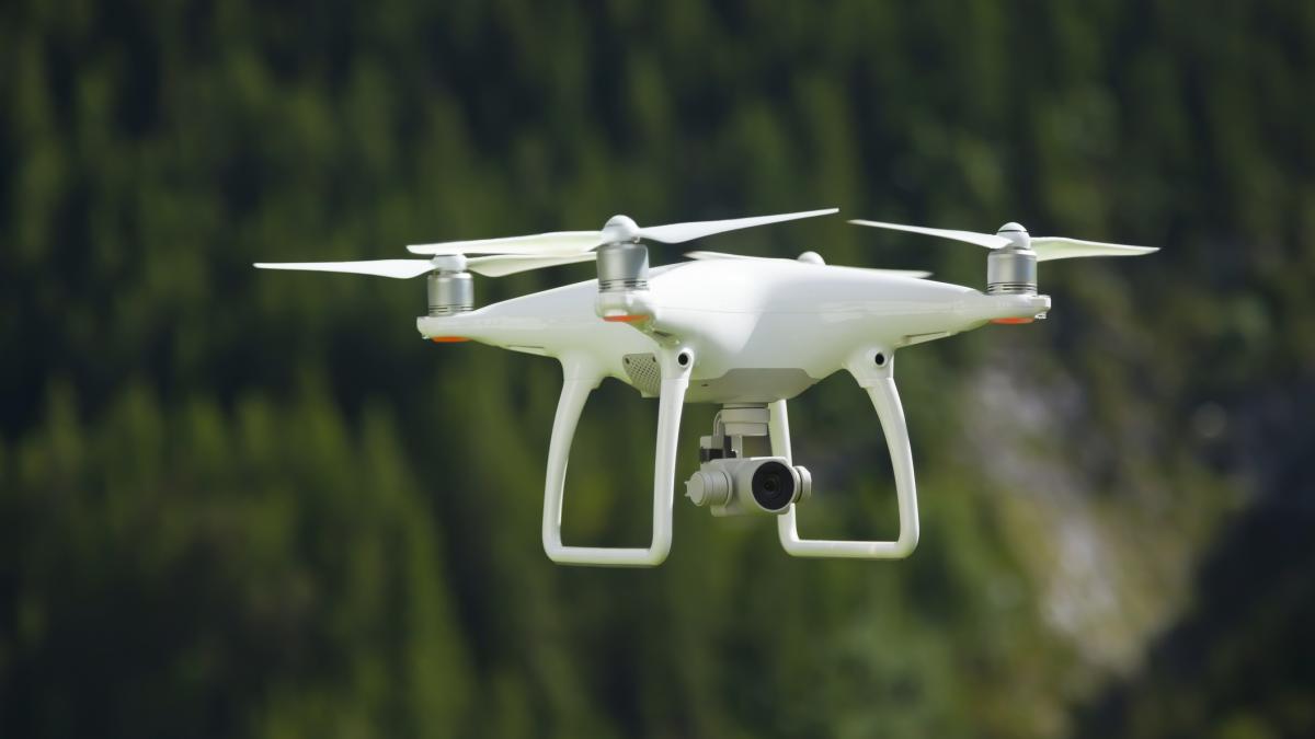 Guvernul doreste ca primariile sa utilizeze drone pentru a identifica constructionile ilegale