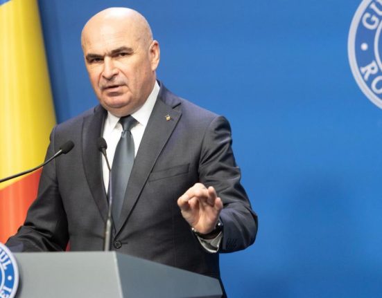Guvernul interzice chiriile de 60 lei bugetarilor