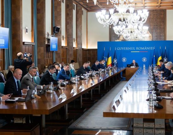 Guvernul schimba Legea Austeritatii CASS pentru pensii mari pana in 2028 Acciza la tigari ramane stabila pana in 2026