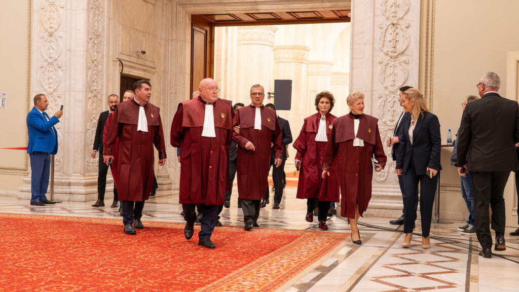 Judecatorii CCR nu vor mai avea prima la finalizarea mandatului