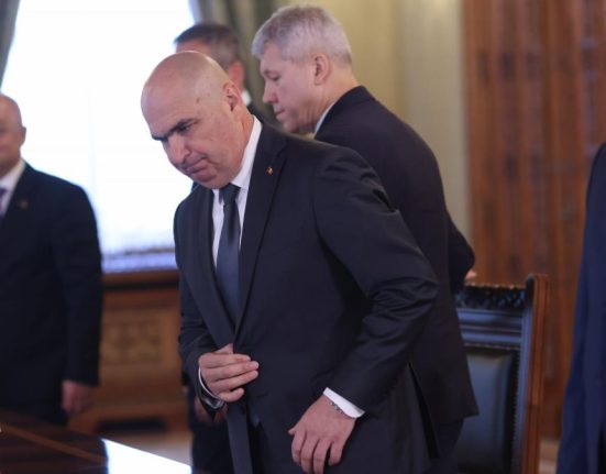 Liderii PNL saluta evitarea retrogradarii la ratingul Junk