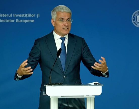Ministrul Pislaru acuzat ca a taiat banii autostrazii Moldovei