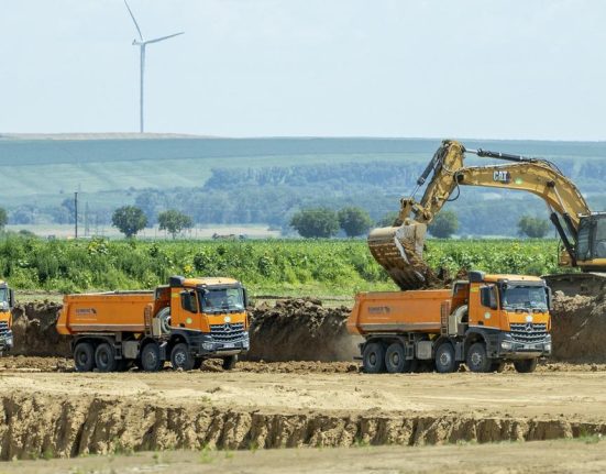 Ministrul Transporturilor a semnatt autorizatia pentru un nou lot A8