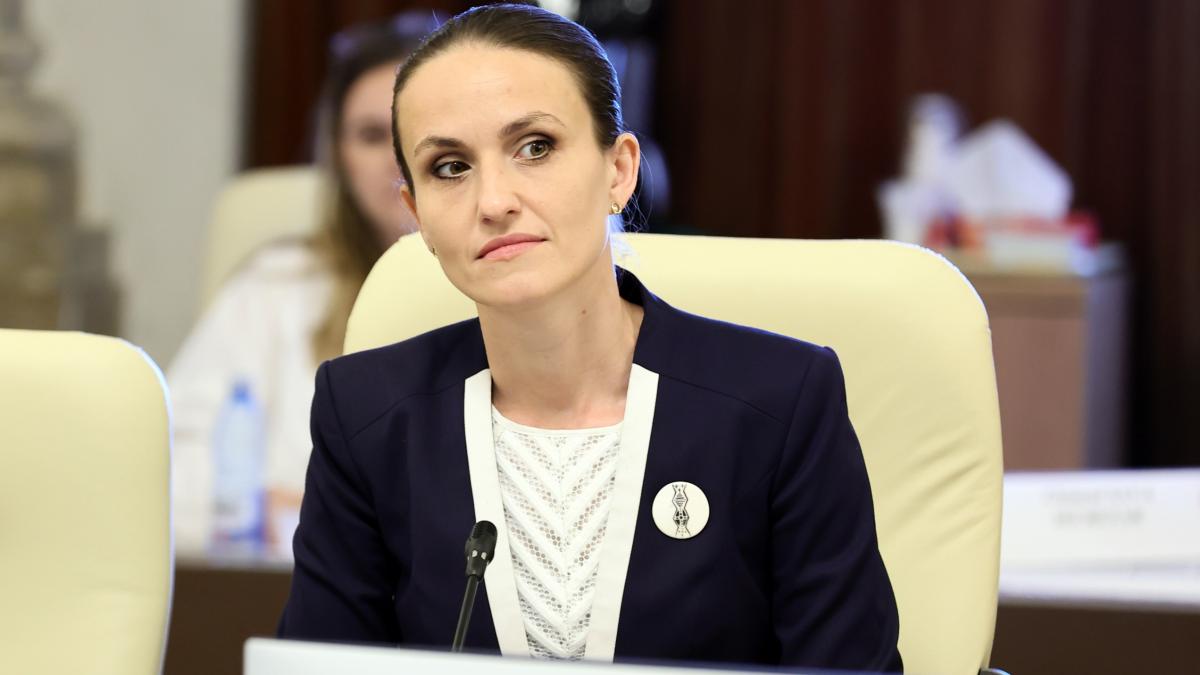 Ministrul de Externe anunta relocari si decizii pentru ambasadori