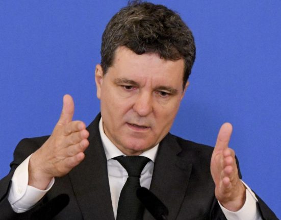 Nicusar Dan nu renunta va retrimite legea Vexler