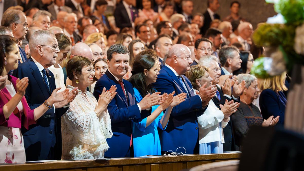 Nicustor Dan si partenera la un spectacol de opera