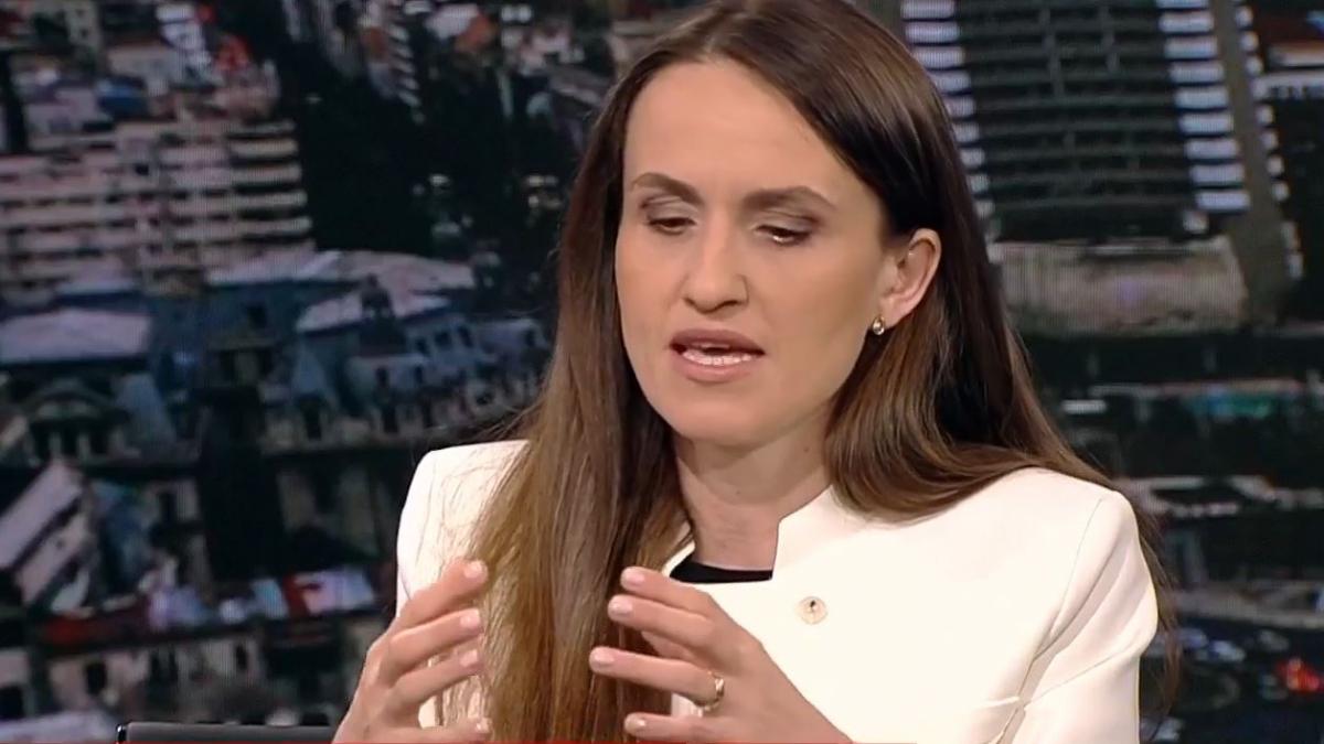 Oana Toiu Se reintroduc taxele consulare bugetul e zero Lista taxelor consulare