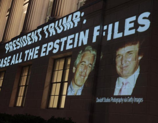 Presa europeana si scandalul lui Donald Trump cu Epstein
