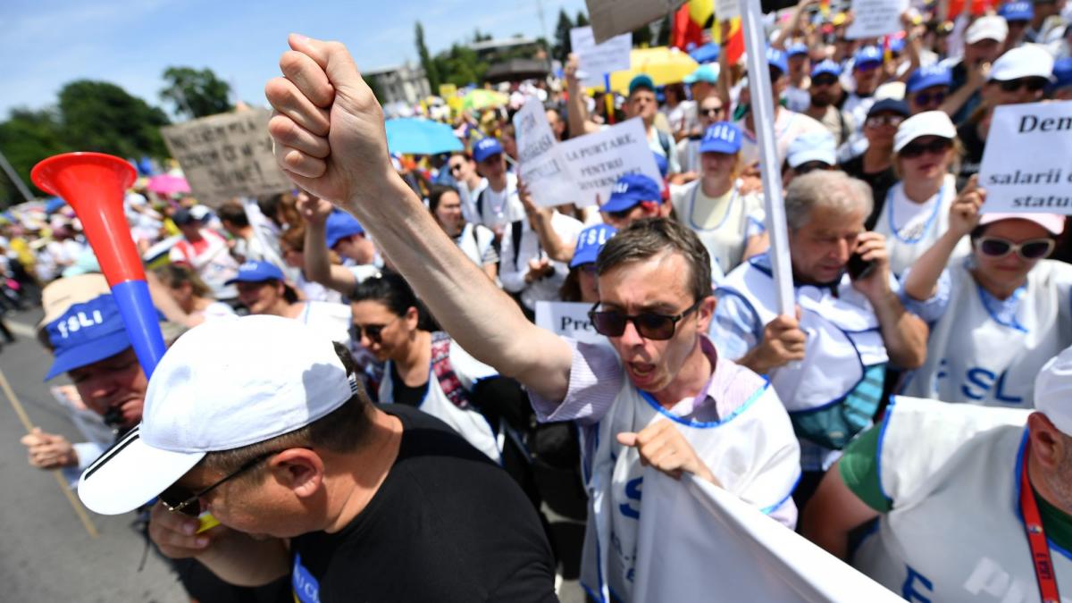 Revolta angajatilor din Guvern Cui facem loc