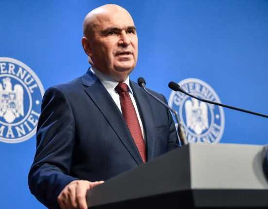 Sindicalistii acuza Bolojan a primit bani de la EximBank