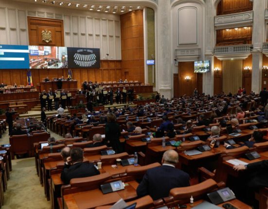 Topul deputatilor chiulangii AUR pe primul loc