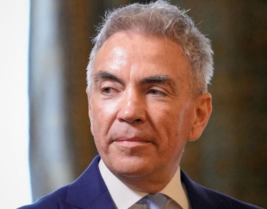 Vicepremierul Dragos Anastasiu reconoscte ca a dat mita