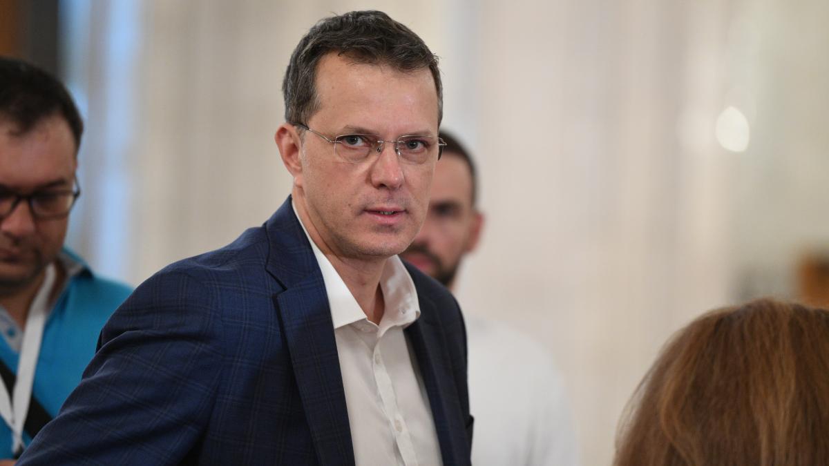 Ministrul Ionut Mosteanu despre pensiile militarilor Deciziile rapide ar depopula sistemele
