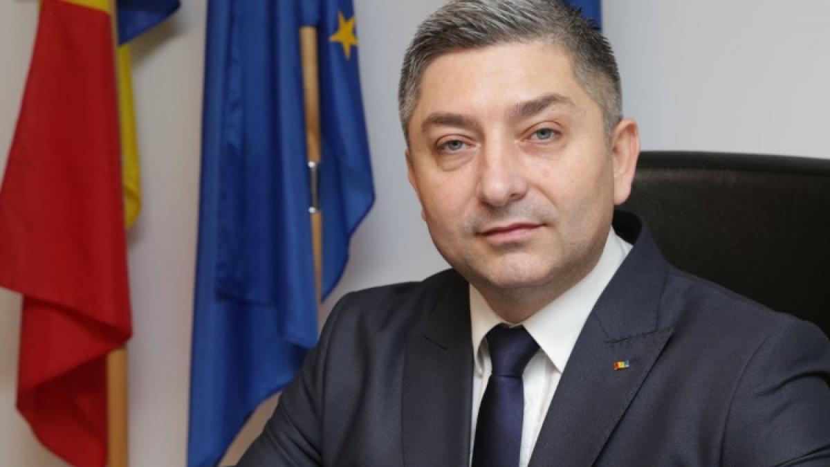 Seful consiliului judetean protesteaza impotriva sa